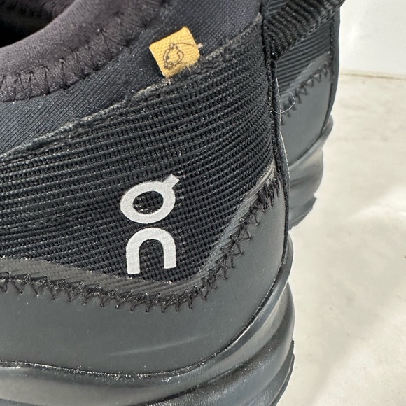 On Cloud Derrickman Suma Women’s  Black Athletic Shoes - Picture 3 of 8